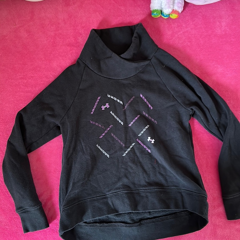 Under armour sweatshirt